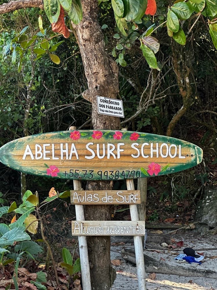 Placa da Abelha Surf School