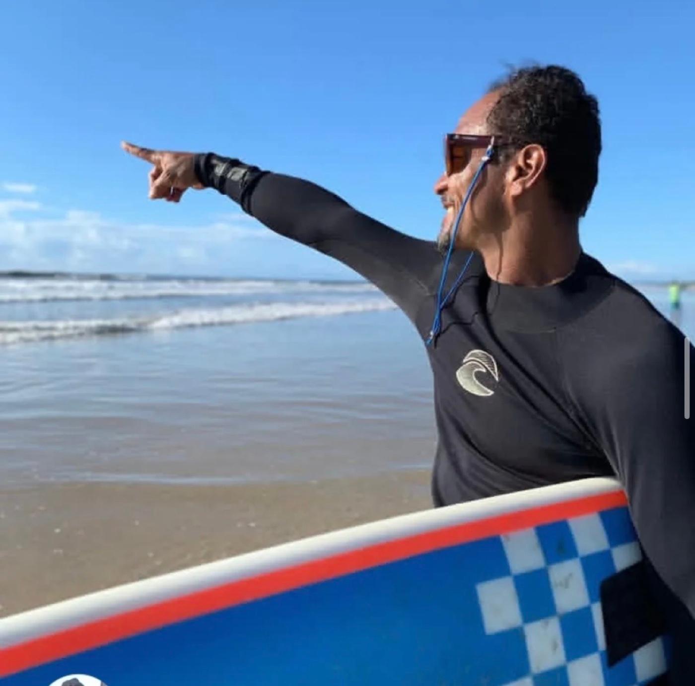 Joel Santos Silva, professor de surf